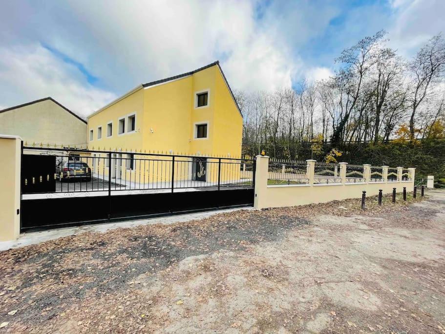 Masion Belle Vue Lägenhet Sarcelles Exteriör bild
